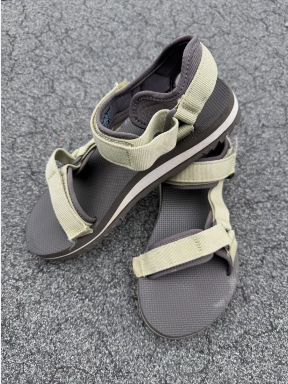 Teva Universal Trail Sandals Women’s Size 9 Brown Tan Rugged Vibram Outsoles